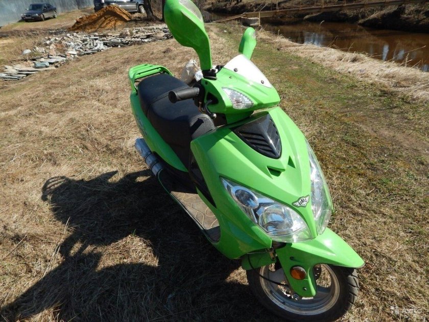 Скутер UMC bt49qt