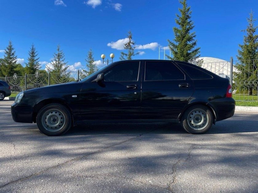 Черная лада приора