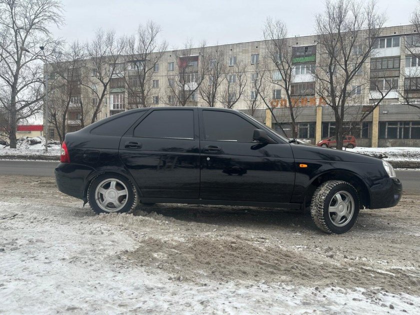 Черная лада приора