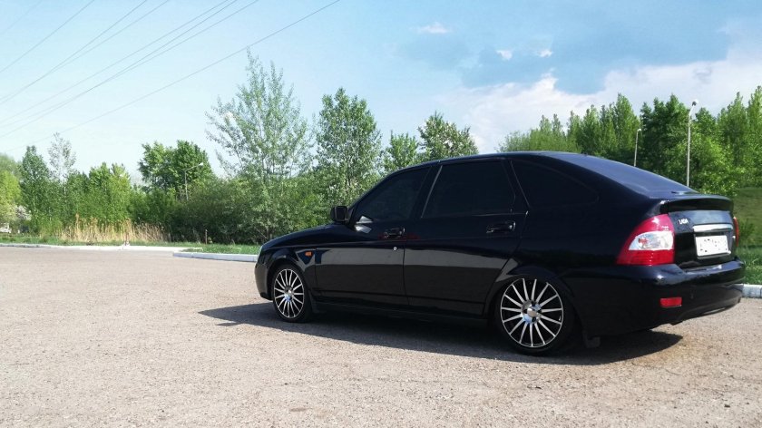 Лада Приора затонированная черная