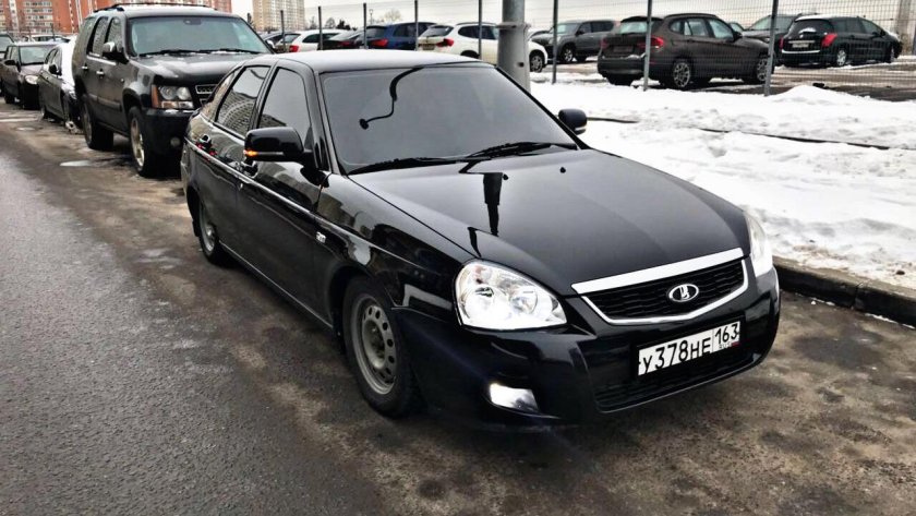 Приора 2 хэтчбек черная