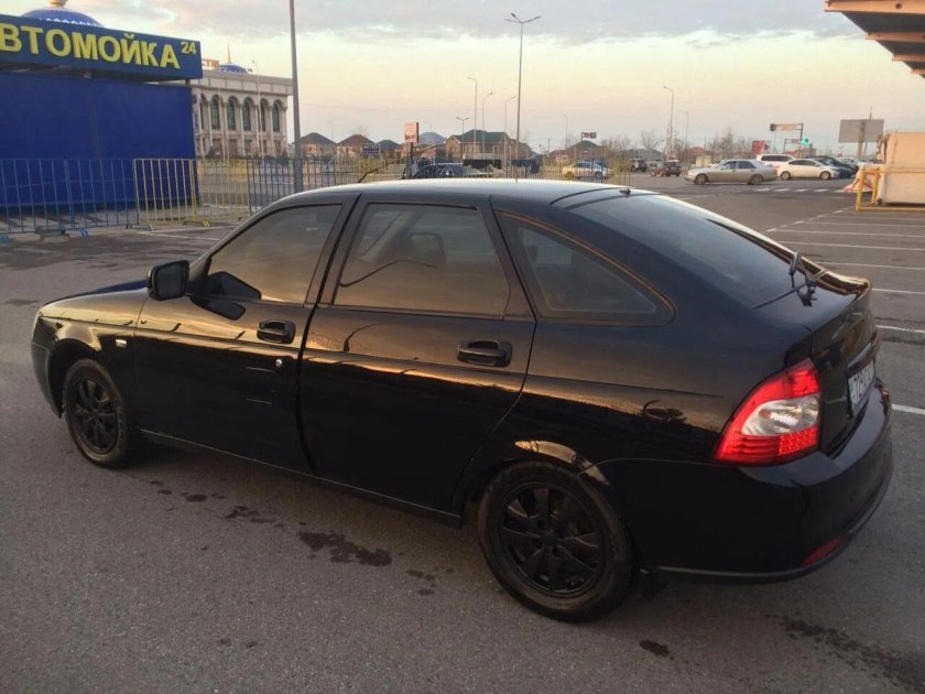 Приора хэтчбек Блэк эдишн