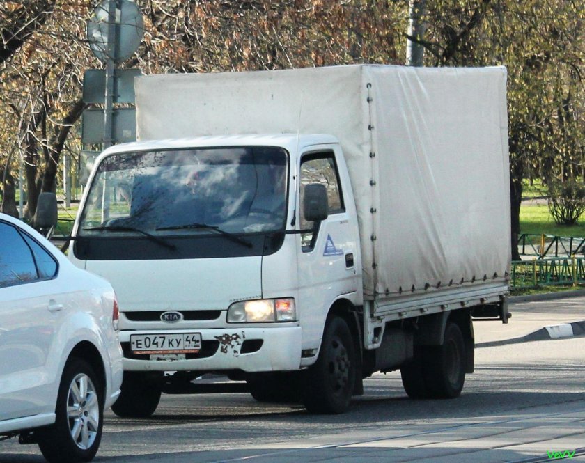 Kia k3600