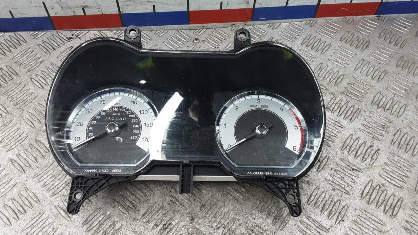 Щиток приборов Ягуар XF