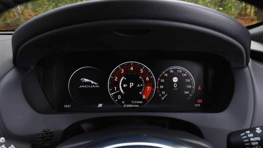Jaguar f-Pace приборная панель