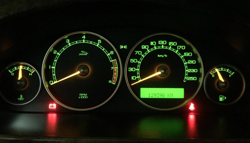 Приборная панель Jaguar x-Type