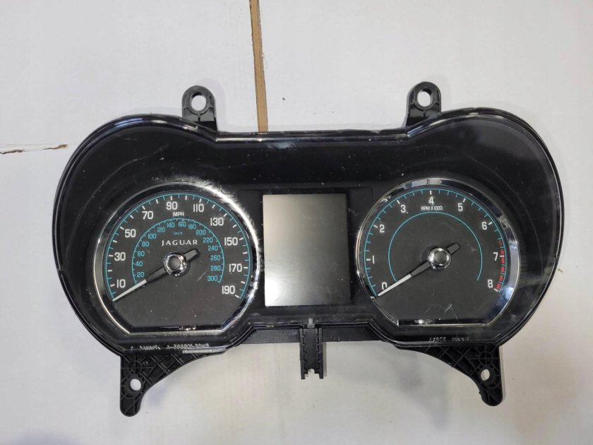 Jaguar xf панель приборов