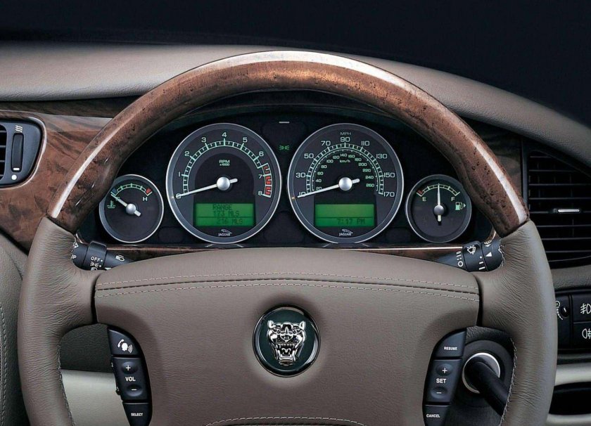 Jaguar xj x350 daimler