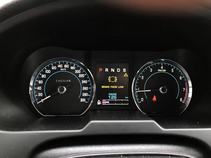 Приборная панель Jaguar XF