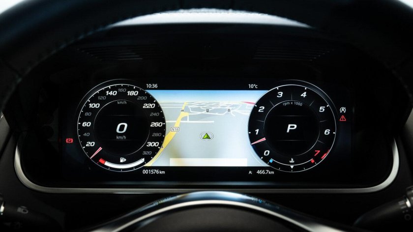 Jaguar 2021 приборная панель