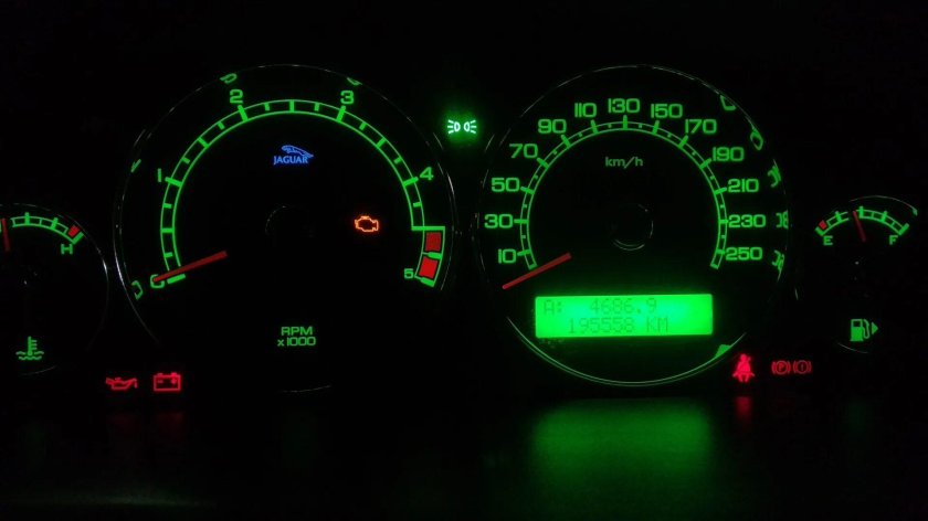 Приборная панель Jaguar x-Type