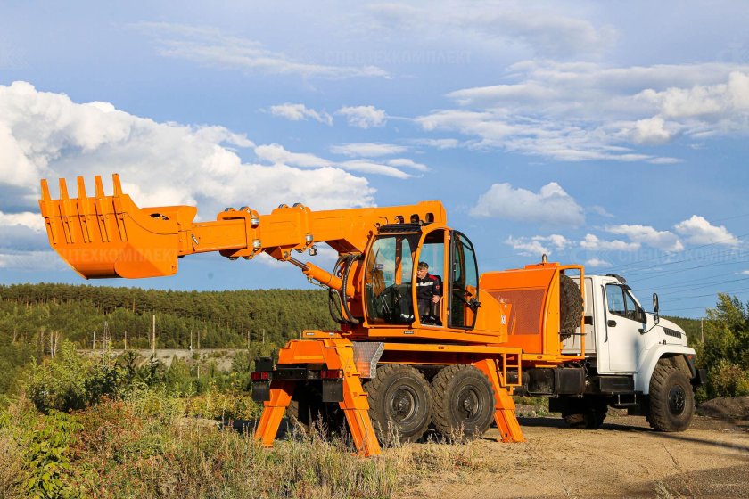 Экскаватора-планировщик ute-300