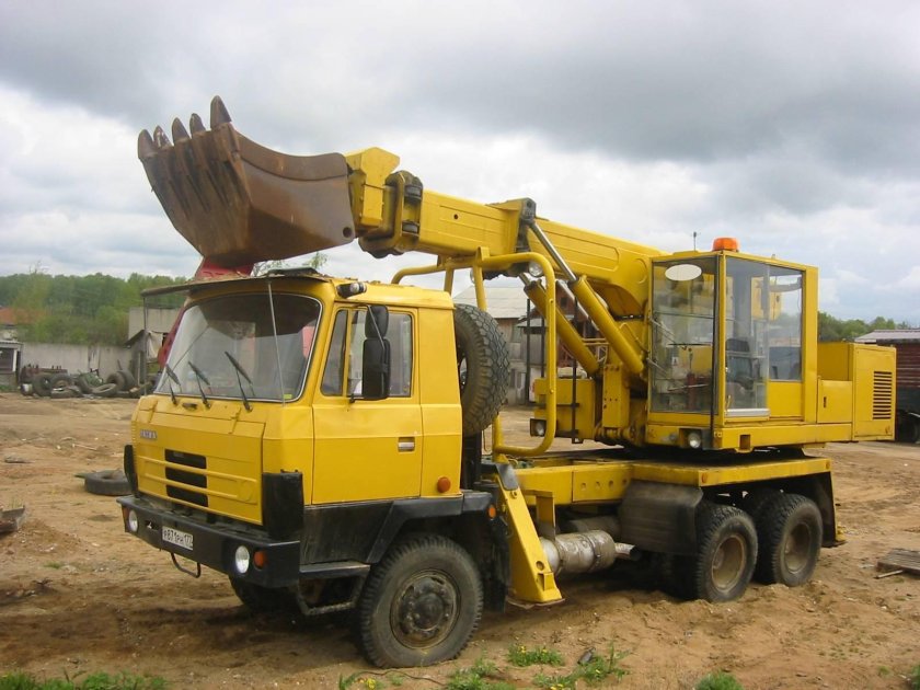 Экскаватор-планировщик UDS-114