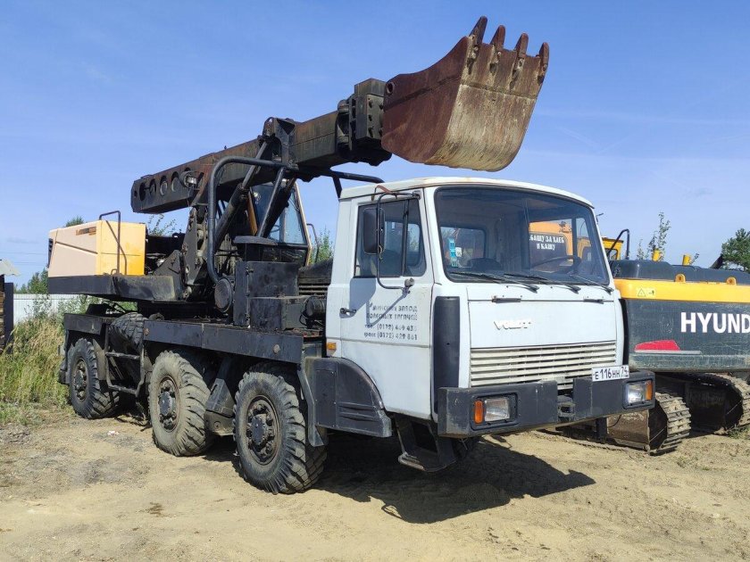 Экскаватор-планировщик EW-25-m1 Святовит