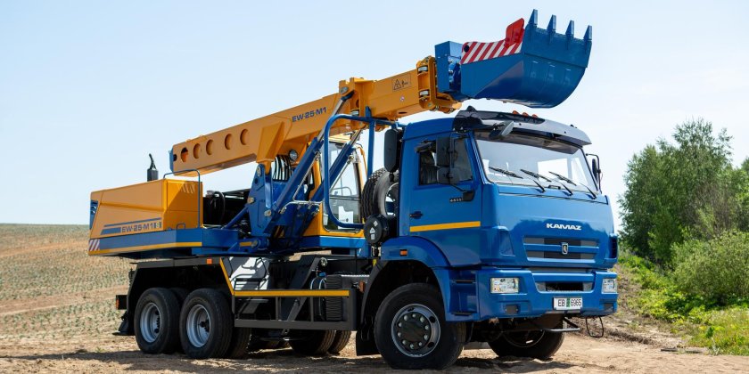 Экскаватор-планировщик uds-114