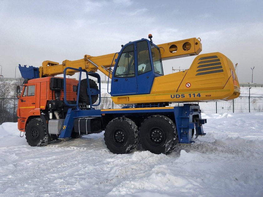 Экскаватор-планировщик uds-224