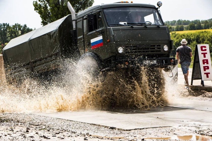 КАМАЗ 5320 по грязи