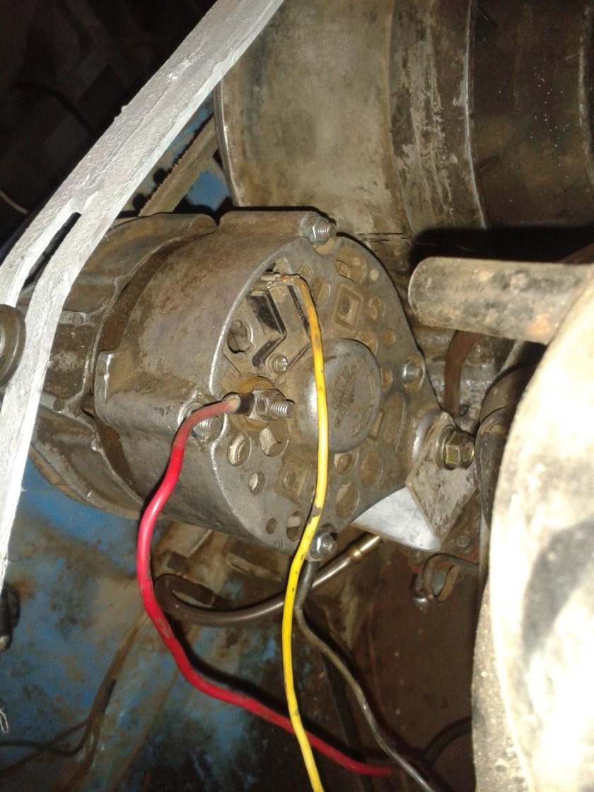 Генератор от ВАЗ 2106