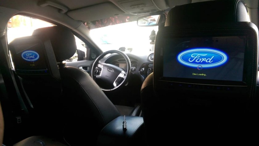 Монитор в Ford Mondeo 5