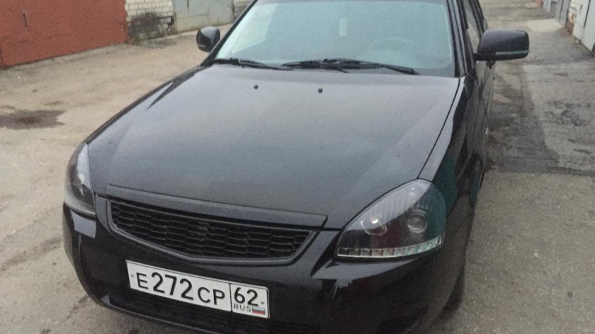 Лада приора черная