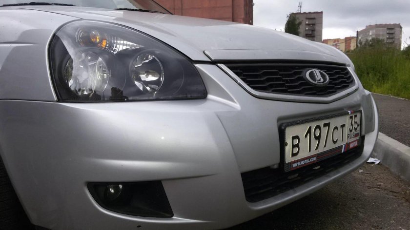 Черные маски фар Приора