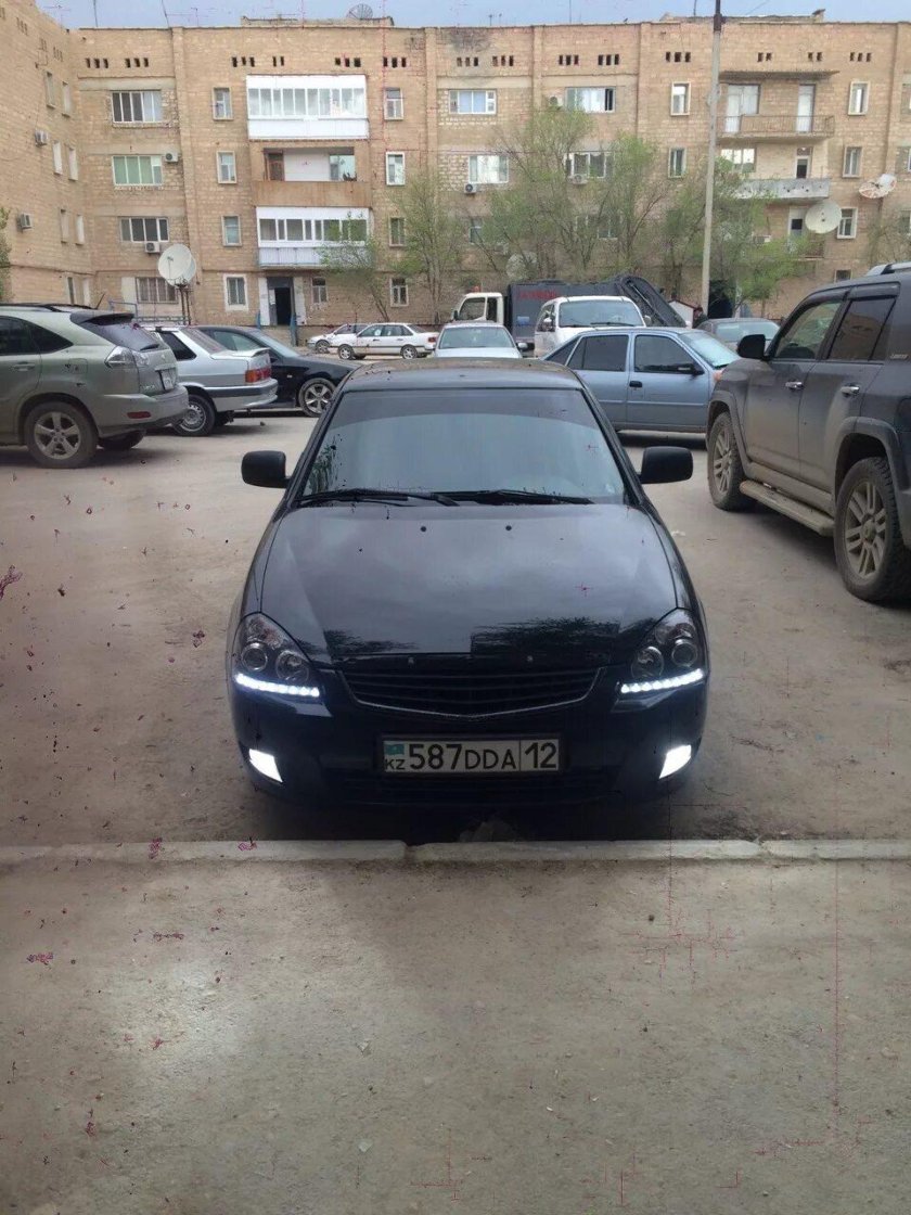 Приора кварц хэтчбек черные фары