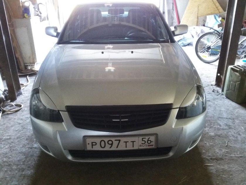 Тёмные фары Приора кварц