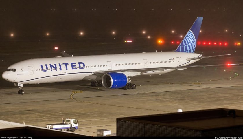 Boeing 777-300er united airlines