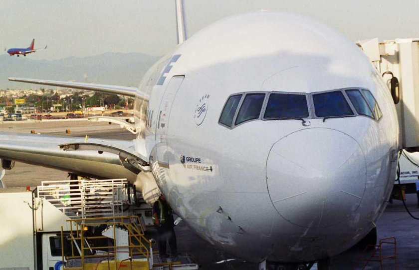 Боинг 777 нос