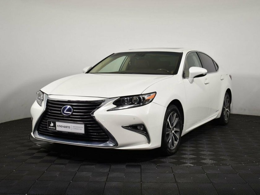 Лексус ЕС 300 2016