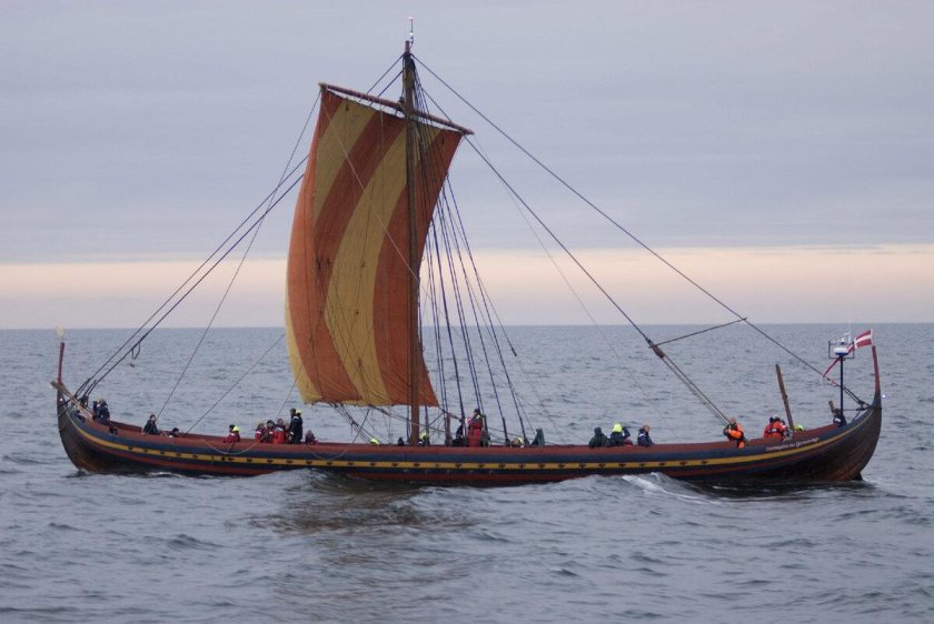 Ладья дракар викингов