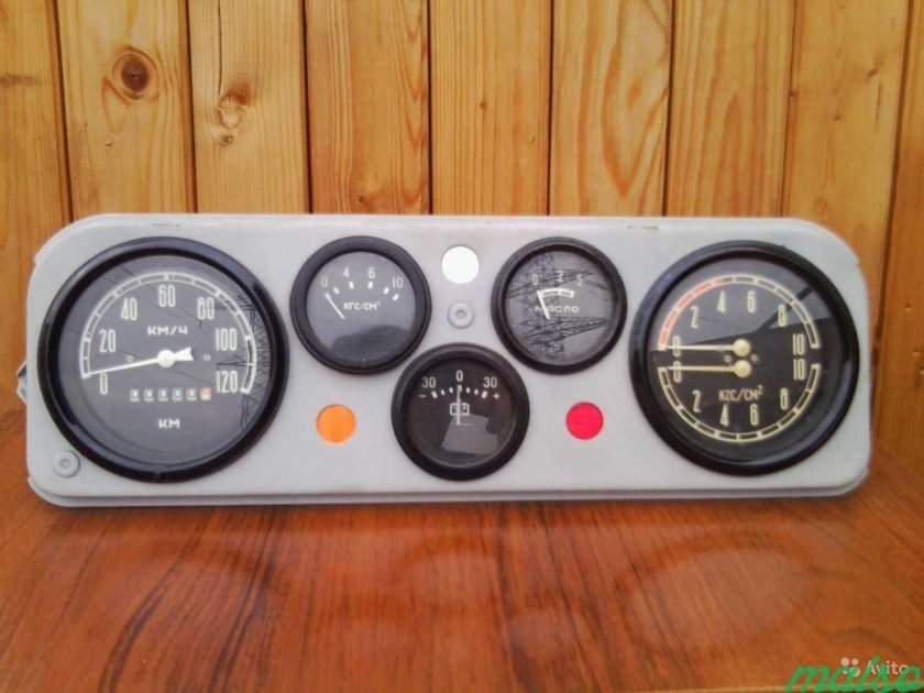 Приборная панель зил 130