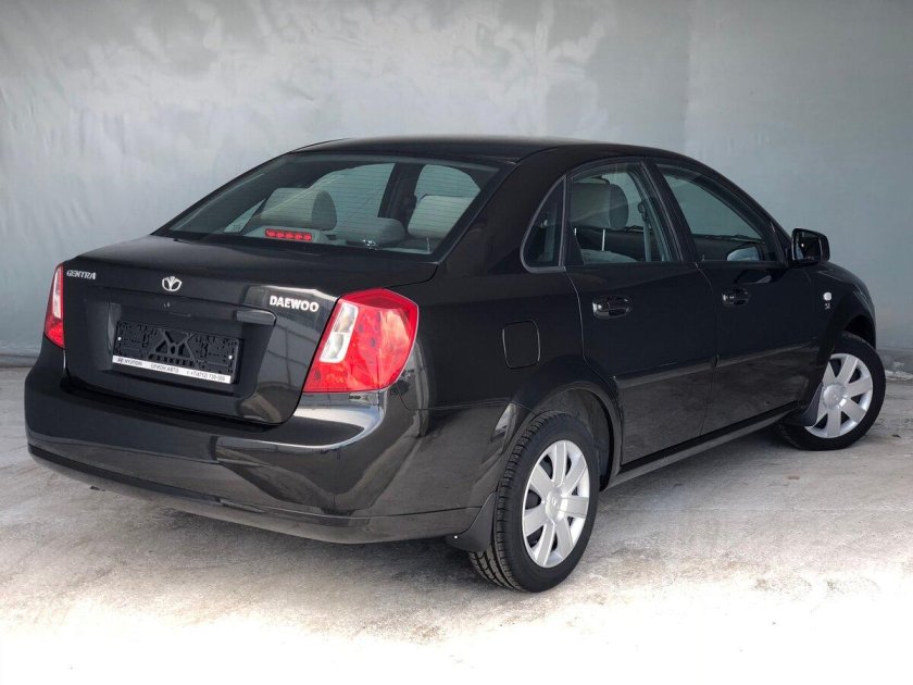 Daewoo Gentra черная