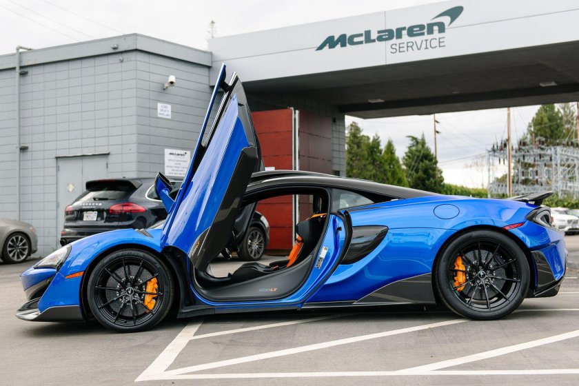 MCLAREN 600lt синий