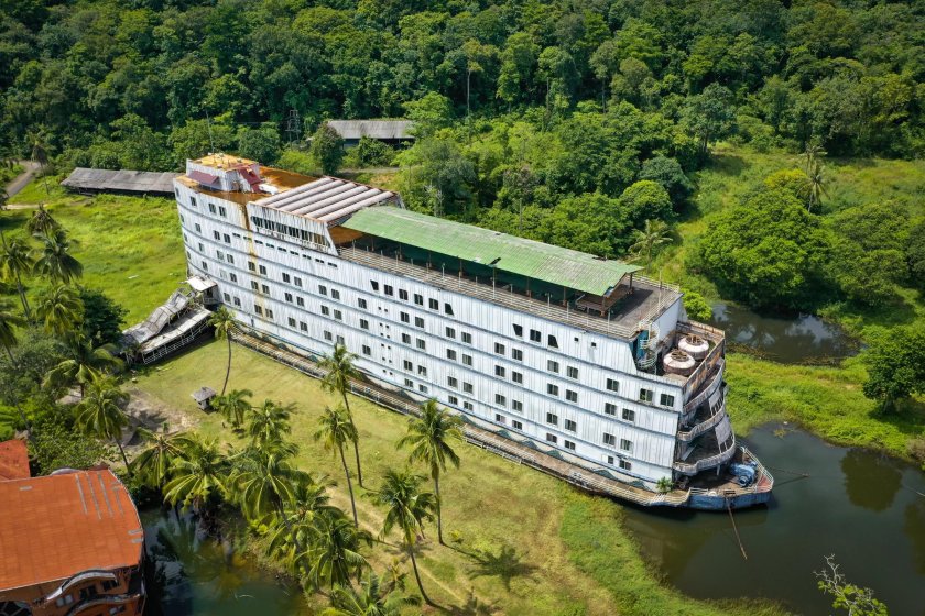 Заброшенный отель корабль ко чанг