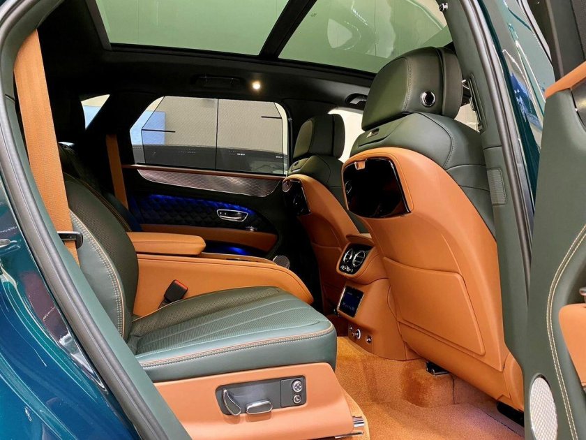 Бентли Бентайга 7 мест