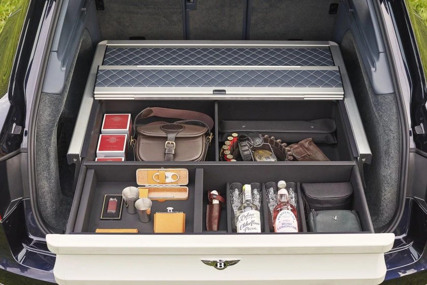 Bentley Bentayga 2021 багажник