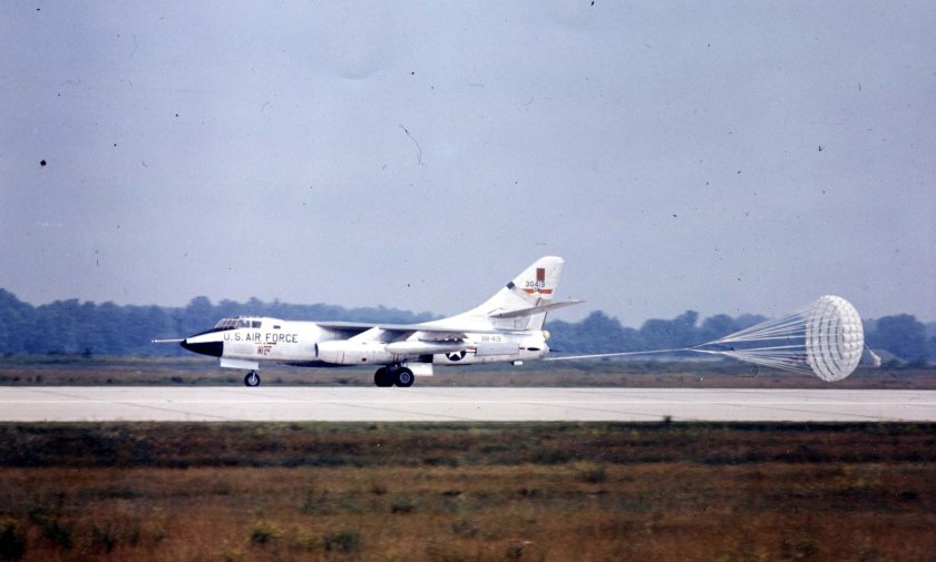 Самолет RB-66b