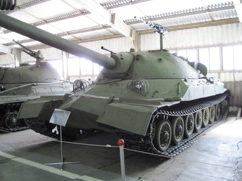 Танк ИС-7