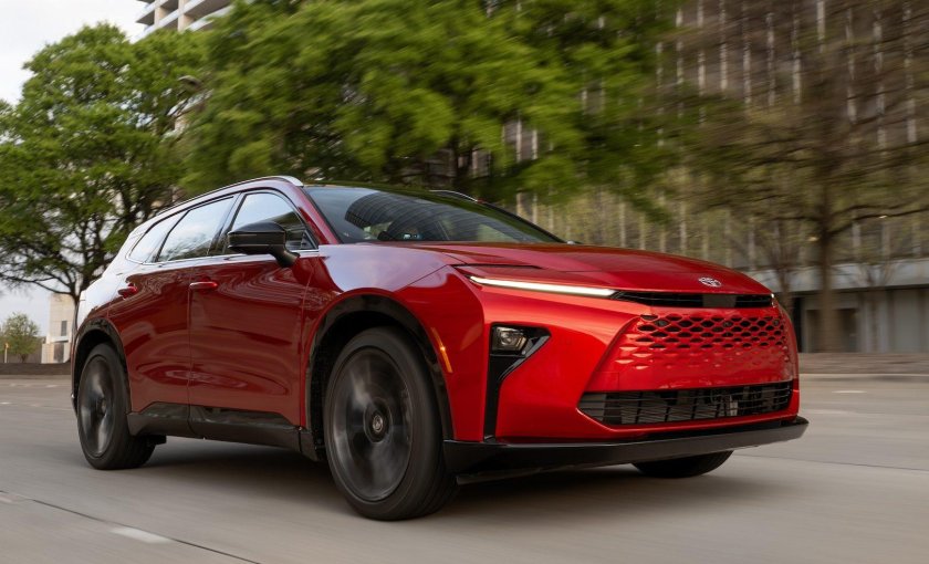 Toyota crown signia 2025