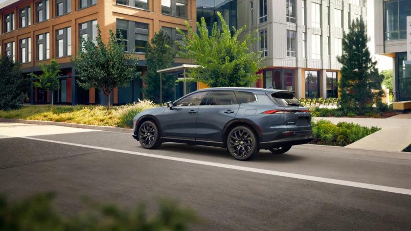 Тойота Кроун 2025