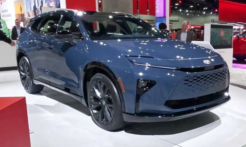 Тойота Краун 2025