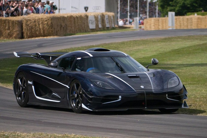 Кёнигсегг one 1