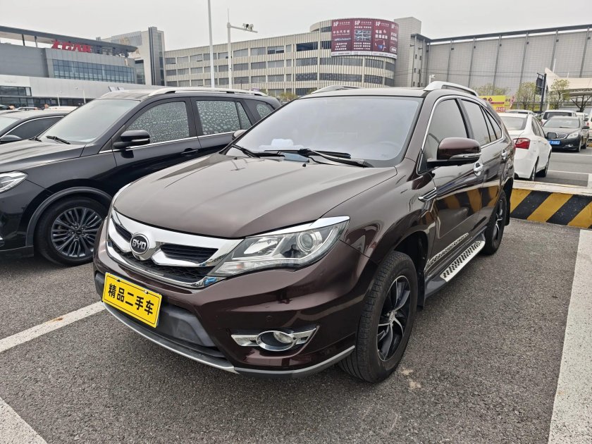 Китайский автомобиль byd