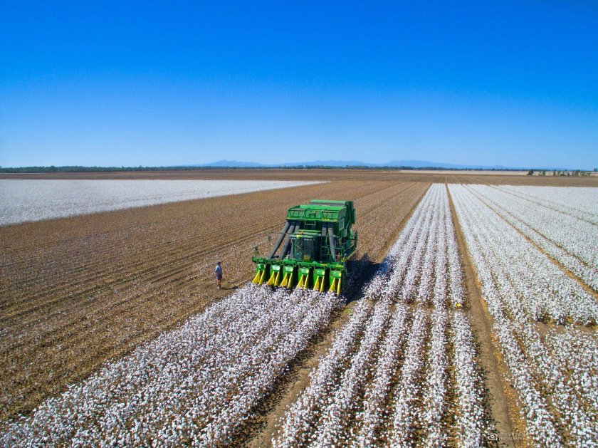 Хлопкоуборочный комбайн