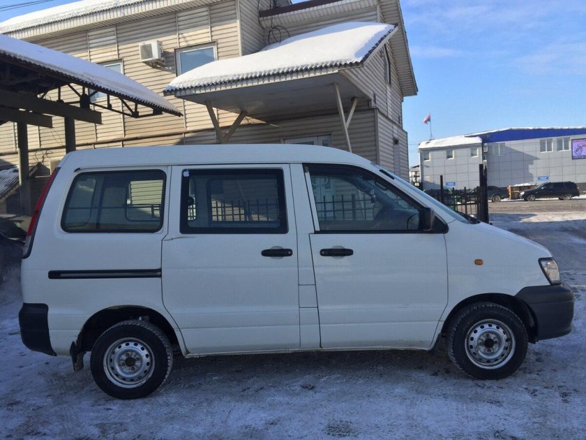 Тойота таунайс