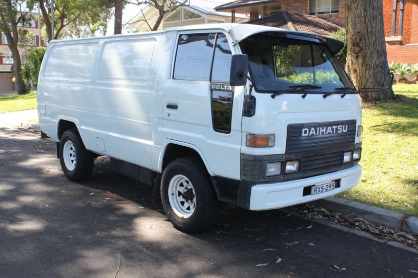 Daihatsu Delta van