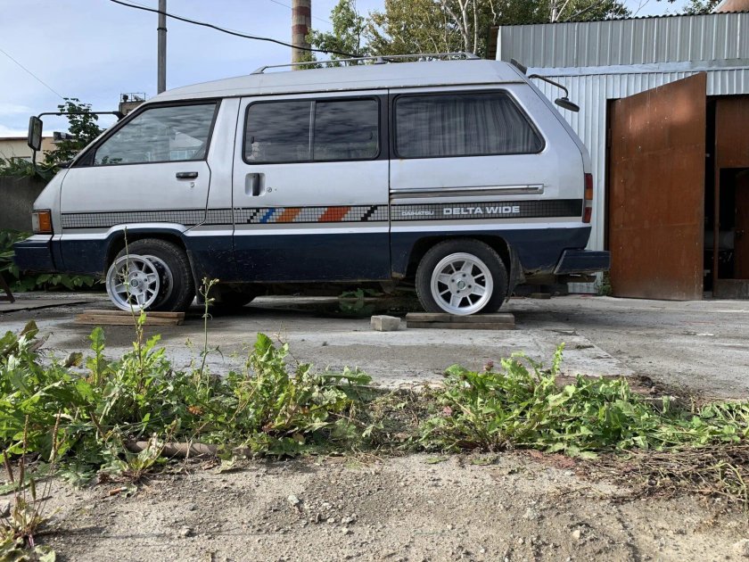 Daihatsu Delta Wagon