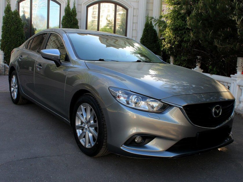 Мазда 2 серая