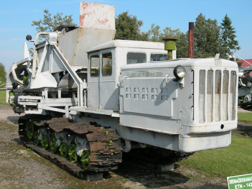 Экскаватор дреноукладчик ЭТЦ 142